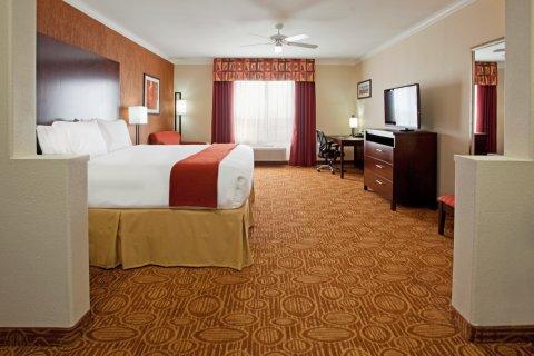 Express And By Ihg Hotel 3*