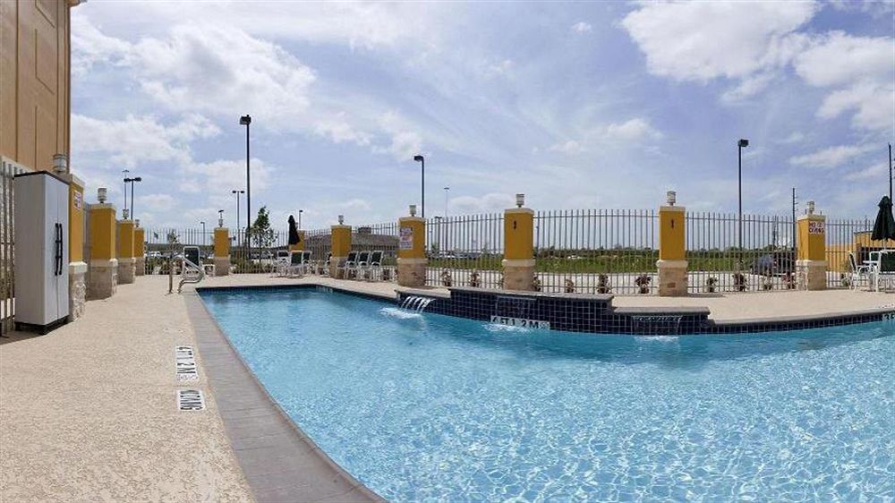 Hotel Express And By Ihg Katy